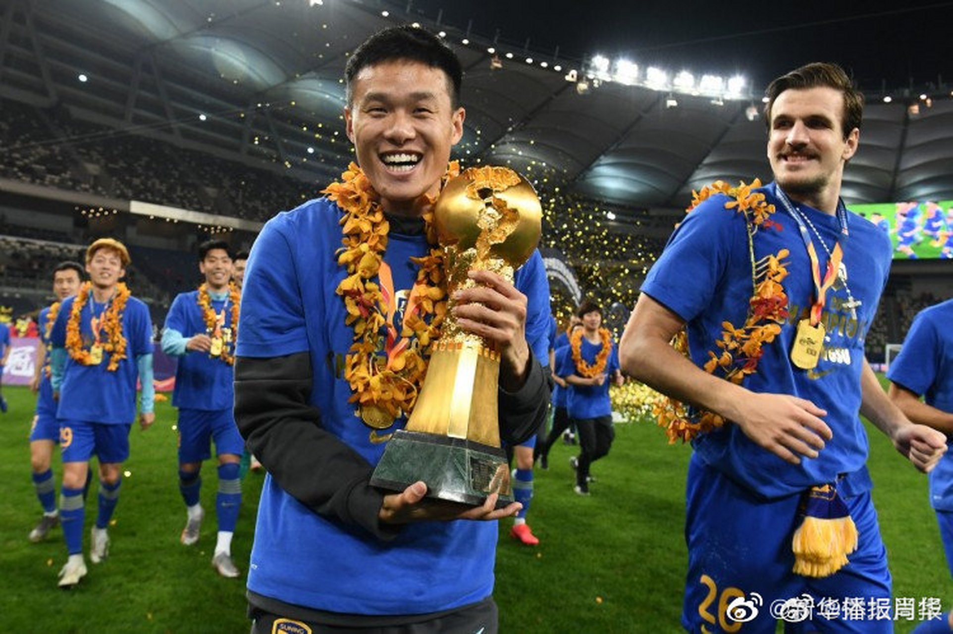 关于江苏苏宁球员表现抢眼,帮助球队取得胜利的信息 关于江苏苏宁球员表现抢眼,帮助球队取得胜利的信息