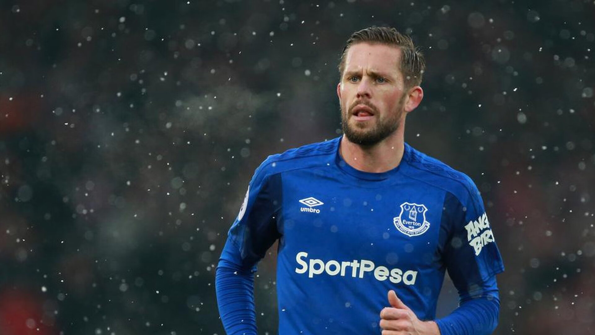 NBA季后赛之夜,卡拉斯科惊艳四座,当足球巨星跨界点燃篮球圣殿